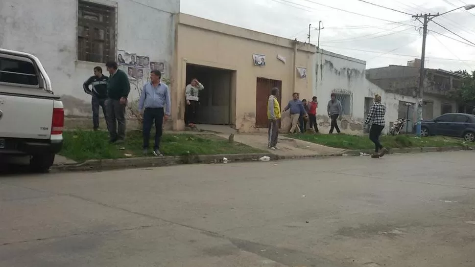 EL ATAQUE. El hecho ocurrió en la casa de Gabriela Basso, dirigente del ApB .