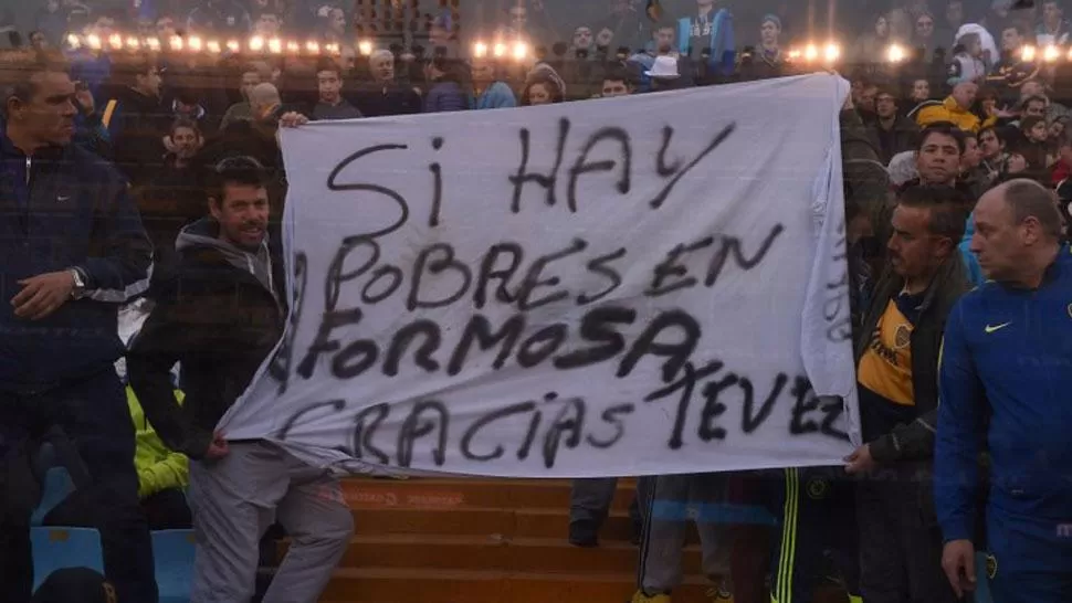 APOYO. Los hinchas reconocieron las palabras del Apache. (INFOBAE)