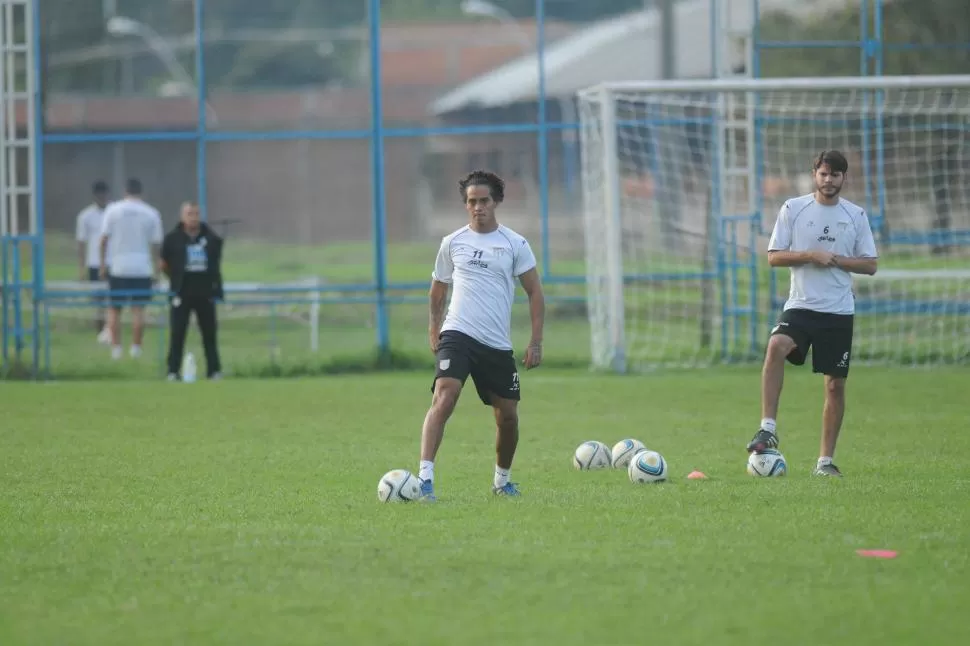 EMULAR EL PASADO. Julio, que fue integrante fijo en varios de los seleccionados juveniles de Colombia, asegura que cada día se ve mejor, pero que todavía no llegó a su plenitud futbolística. la gaceta / foto de inés quinteros orio (archivo)