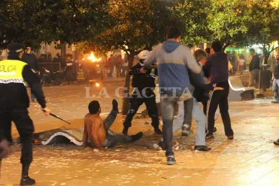 Aníbal Fernández cuestionó la represión en Tucumán