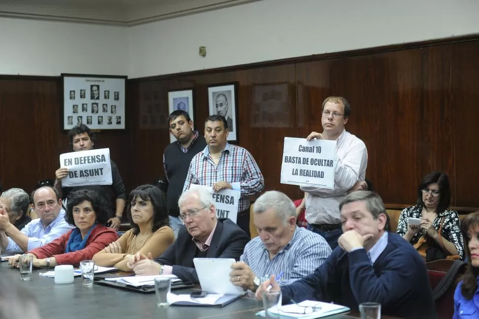 UNÁNIME. En la sesión de ayer, los consejeros reclamaron una línea editorial pluralista y democrática en el manejo informativo de Canal 10. la gaceta / foto de héctor peralta