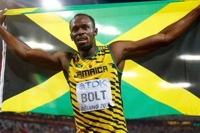 Bolt vuelve a mostrar su inmensa clase y se coronó en los 200 m