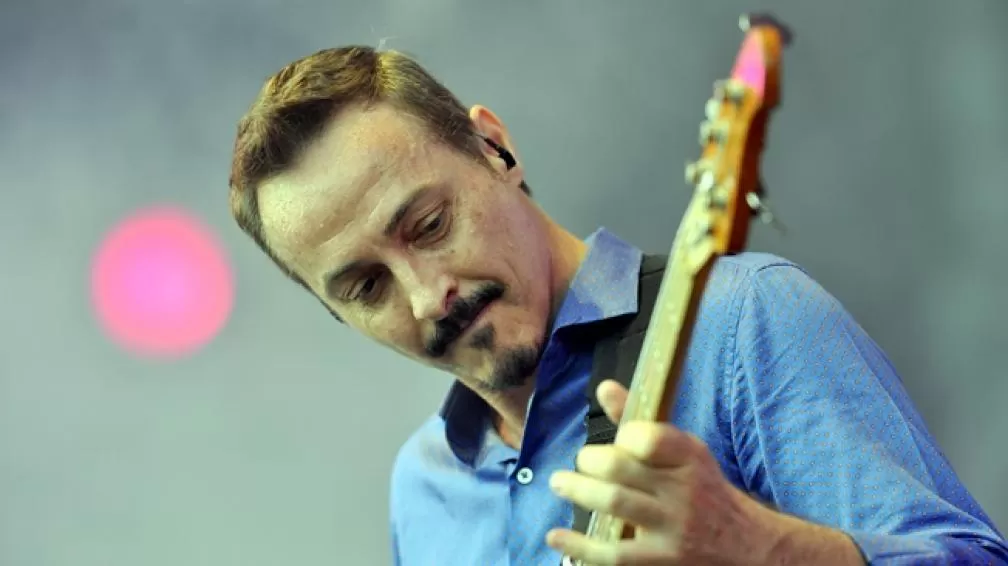 “CUANDO ME CRECIERON ALAS VOLÉ”. Aznar no para de crecer e imprime su estética en temas propios o de otros compositores, estilos y géneros.  vos.lavoz.com.ar