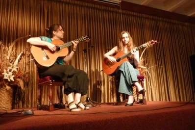 Dos francesas que se animan con Yupanqui