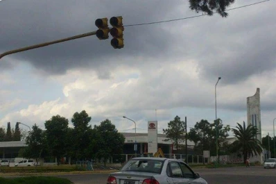 Precaución: no funcionan los semáforos de Roca y Camino del Perú