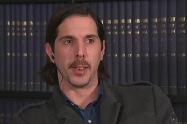 De nuevo noticia: El Gigoló arregló su sonrisa