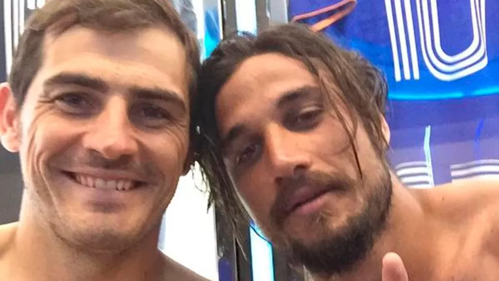 NUEVOS AMIGOS. Iker Casillas y Daniel Osvaldo.