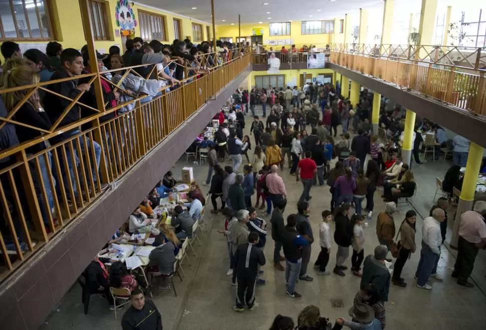 ESCUELA DE BELLA VISTA. En octubre, los Espeche dejarán de comandar el municipio; el domingo se impuso el concejal radical Sebastián Salazar. la gaceta / foto de jorge olmos sgrosso