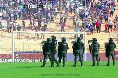Por disturbios en las tribunas, se suspendió Godoy Cruz-Racing