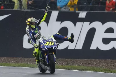 Valentino Rossi se quedó con el MotoGP en Silverstone
