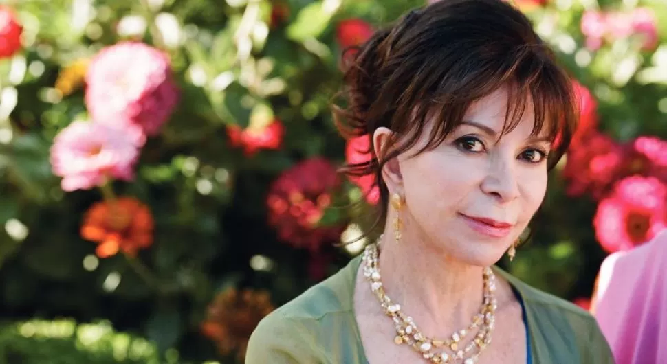 URDIMBRE. El cruce de las vidas de inmigrantes depara constantes encuentros y desencuentros, en los que Allende encuentra el contexto para reflexionar. 