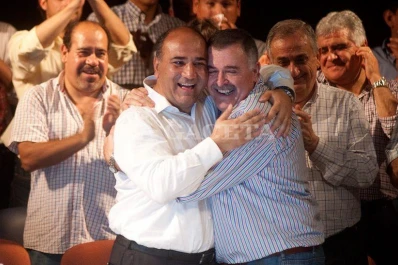 Con un clima eufórico, el PJ pidió que se respete el resultado de las urnas