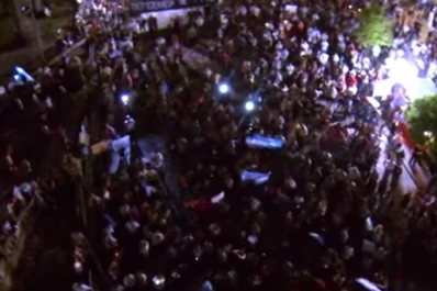 Video: Un drone filmó la marcha del domingo en plaza Independencia