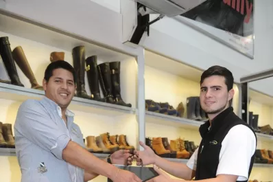 Compró conjuntos deportivos y zapatillas en Sportsman