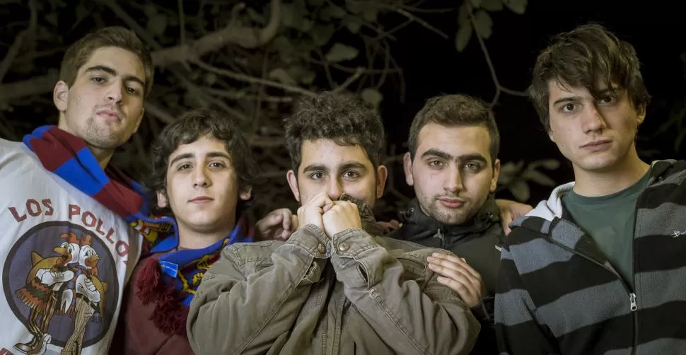 DE LA NADA A SER CONOCIDOS. Javier Desario, José Quinteros, Lucas Aráoz, Martín Estévez y Santiago Vera del Barco son los integrantes de Jet Lag. gentileza jet lag
