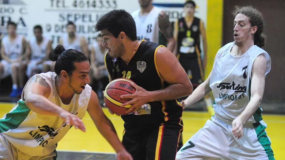 ALA PIVOT. El siempre rendidor Iván Julián sigue en Talleres.
FOTO DE ARCHIVO