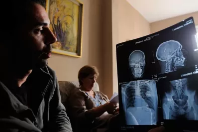 “Si levantaba la cabeza, me pegaban; y si miraba, me pegaban”