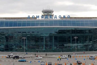 Un incendio en un aeropuerto de Moscú obliga a evacuar 3.000 personas