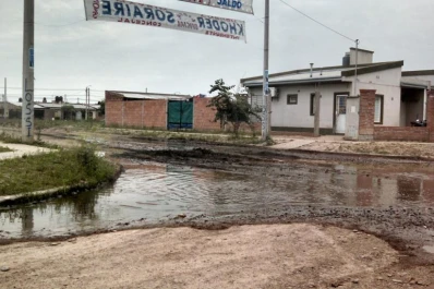 Las calles de un barrio nuevo se arruinaron en un año