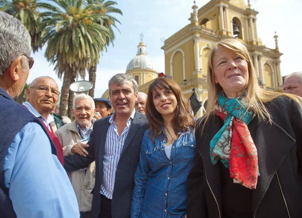 AVAL FORÁNEO. Cano caminó con la diputada Donda y con Stolbizer, candidata a presidenta por Progresistas. la gaceta / foto de juan pablo sánchez noli