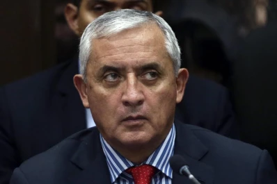 El presidente de Guatemala se ve obligado a renunciar al cargo
