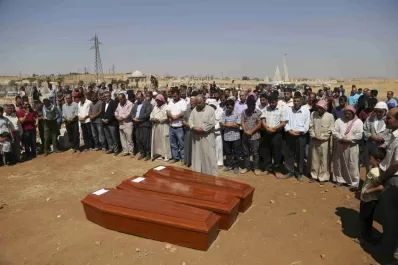El padre de Aylan sepulta a su familia en Siria