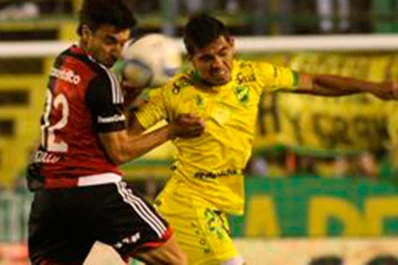 Newell's no levanta cabeza y Defensa se aprovechó