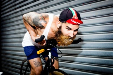 Las viejas gorras de ciclista, a la pasarela