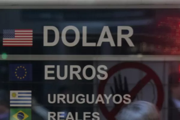 El dólar superó hoy los $ 39,30 y cerró en su máximo valor de 2019