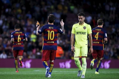 Messi hizo dos goles, pero malogró un penal