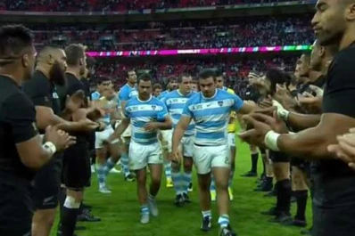 Los resultados pasan, los gestos quedan: los All Blacks aplaudieron a Los Pumas