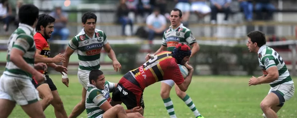 CAPITÁN DEL BARCO “PURPURADO”. Juan Simón, capitán y referente de Cardenales, fue autor del primer try de su equipo. “Nales” tuvo que esperar hasta el segundo tiempo para superar a un complicado rival. LA GACETA / FOTO DE DIEGO ARÁOZ