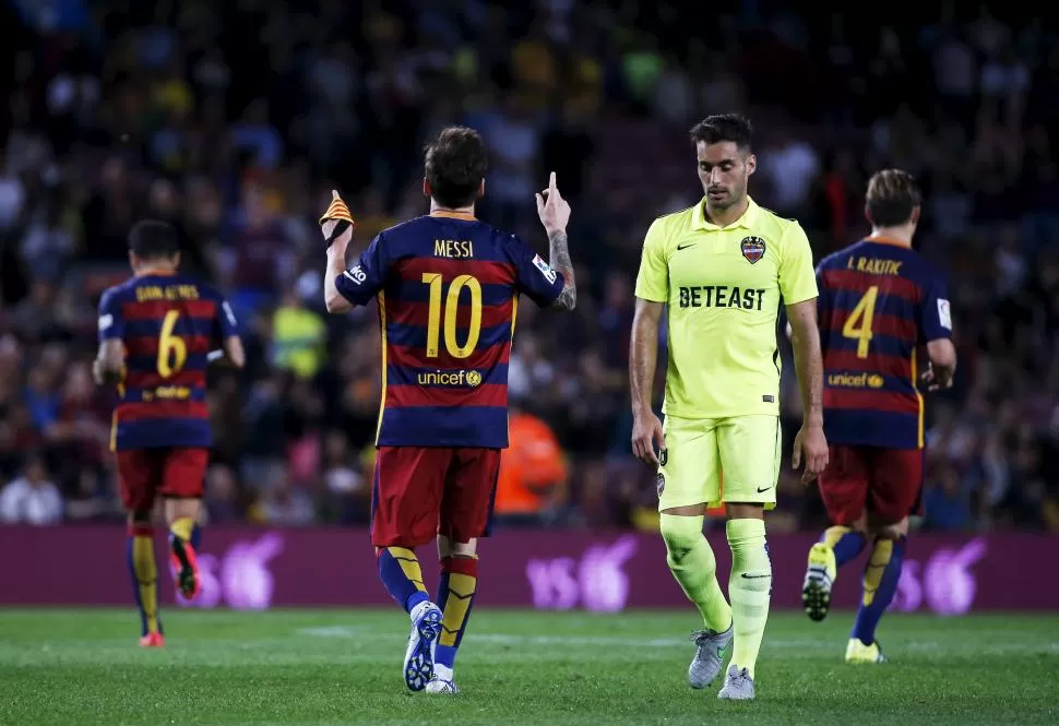 LO MISMO FESTEJÓ. Lionel Messi celebra uno de los tantos que conquistó. REUTERS