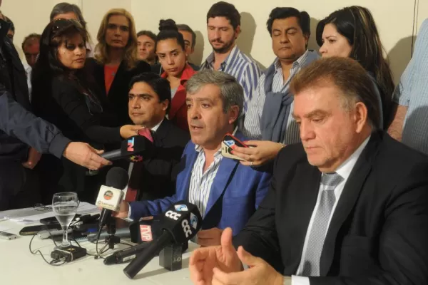 Cano y Amaya, golpeados, analizan su estrategia