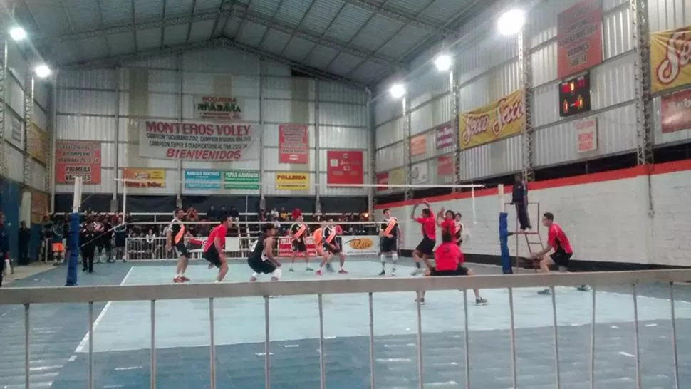 FINAL CERRADO. El de A1 Varones fue un encuentro vibrante y Monteros Voley ganó en el tie-break.
FOTO TOMADA DE CLUB MONTEROS VOLEY