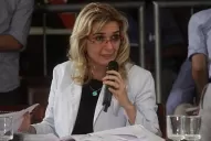 Silvia Elías de Pérez no asistirá a recibir su diploma