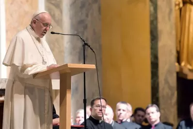 El Papa declaró santo a Junípero Serra en su primera misa en Estados Unidos