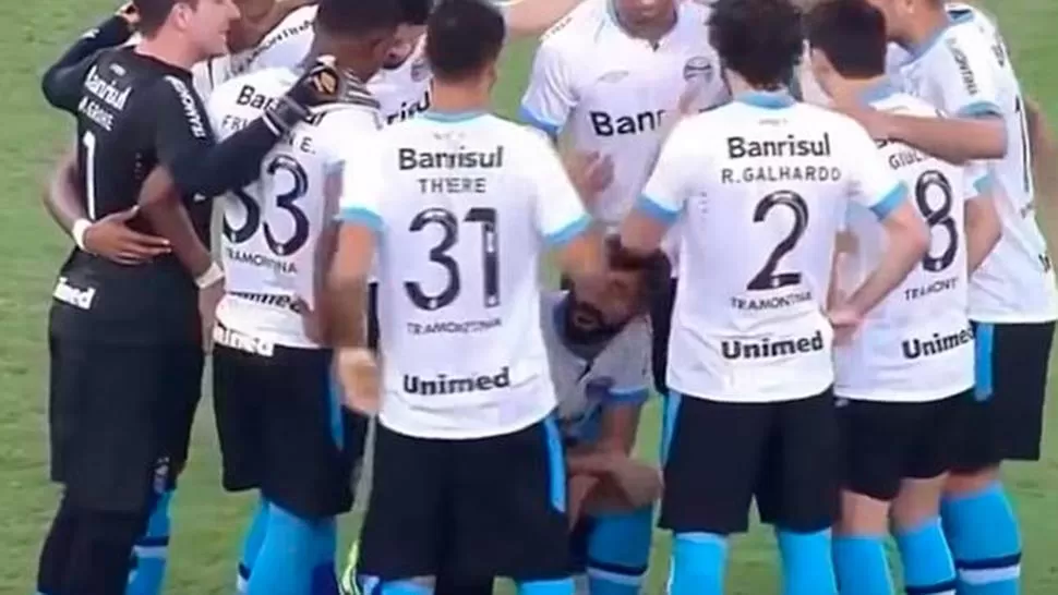 No se aguantó las ganas y terminó haciendo pis en pleno Maracaná