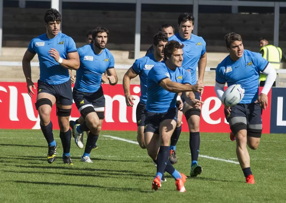 SE VA LA SEGUNDA. Sánchez, Fernández Lobbe, Cubelli, Alemanno (reemplazante de Petti) y el santiagueño Facundo Isa, que hoy hará su debut en un Mundial. PRENSA UAR