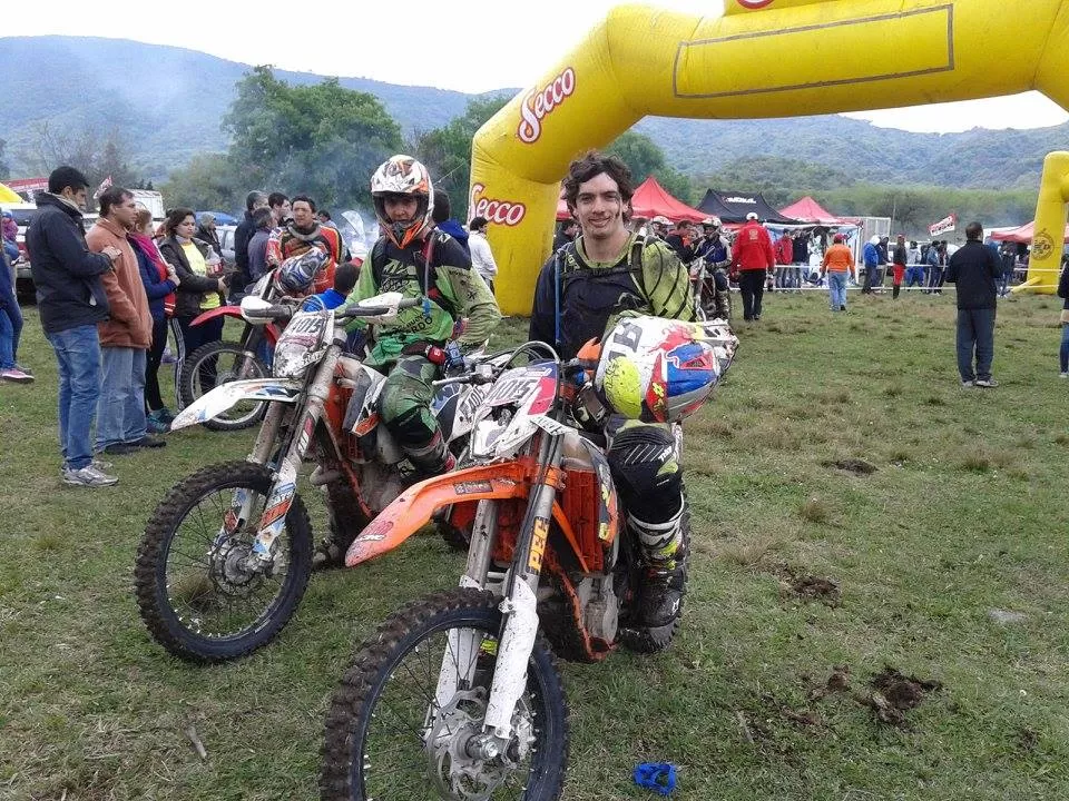 EN LA LLEGADA. El salteño Nicolás Kútulas y Franco Ayuso (derecha). Este último fue el tucumano mejor clasificado. FOTO FACEBOOK DE FRANCO AYUSO