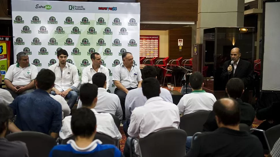 EN SOCIEDAD. En el Bingo de la Estación Central se realizó el acto organizado por el  Verde de la plazoleta.
FOTO DE LA GACETA/JORGE OLMOS SGROSSO