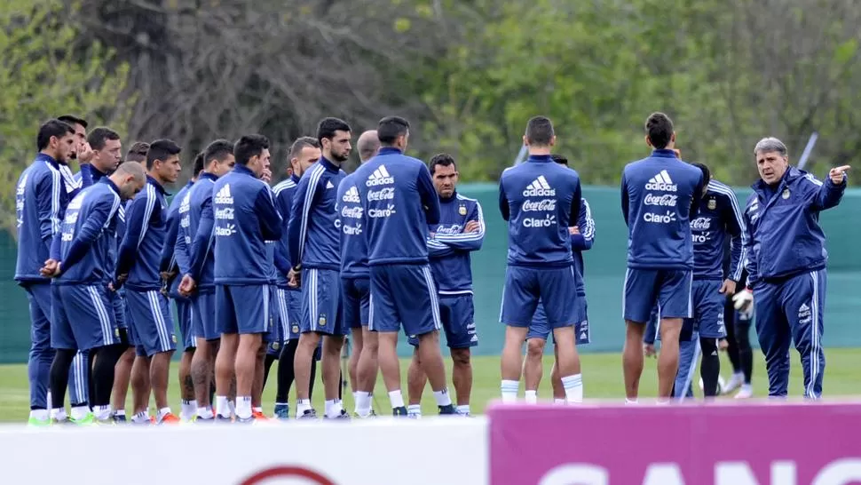 FLOJO COMIENZO. Argentina rescató sólo un punto de los seis en juego en el inicio de las Eliminatorias. ARCHIVO DYN