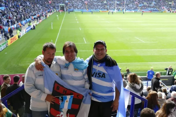 Un grupo de amigos se reencontró tras 20 años para ver a Los Pumas