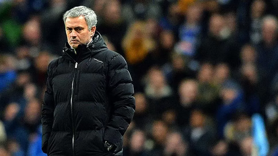 A CARA DE PERRO. La fama de Mourinho y sus declaraciones lo hacen sumar enemigos. (LATERCERA.COM)