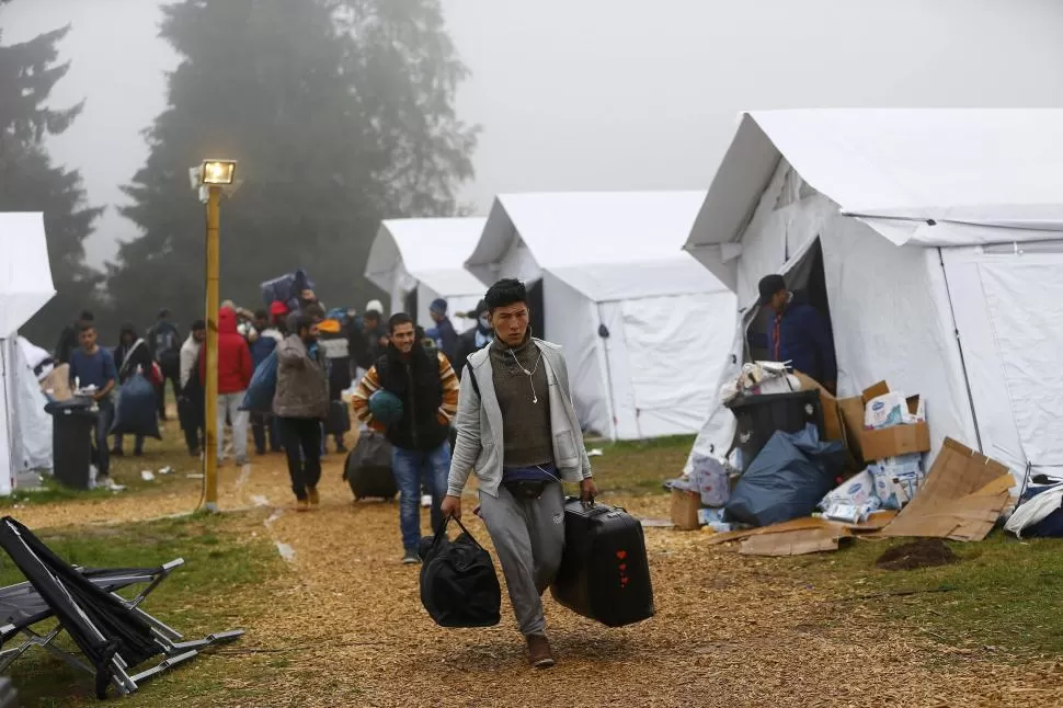 TIENDAS DE CAMPAÑA. En Schwarzenborn, al noroeste de Frankfurt, el gobierno alemán levantó un campo acogida para miles de refugiados. reuters