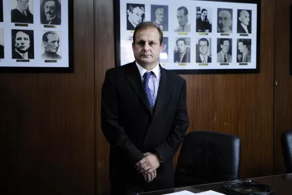 Cortalezzi cierra la gestión en la Caja con designaciones masivas