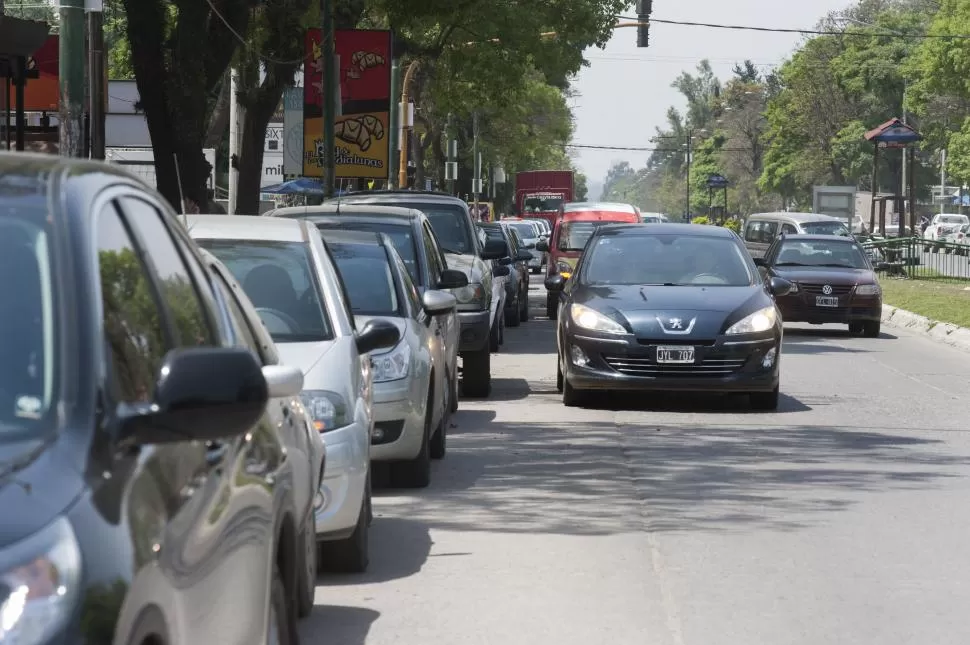 TRÁNSITO ENDIABLADO. En Yerba Buena, una ciudad que ostenta chapa de “calidad de vida”, se hace cada vez más difícil circular. LA GACETA / FOTO DE FLORENCIA ZURITA.