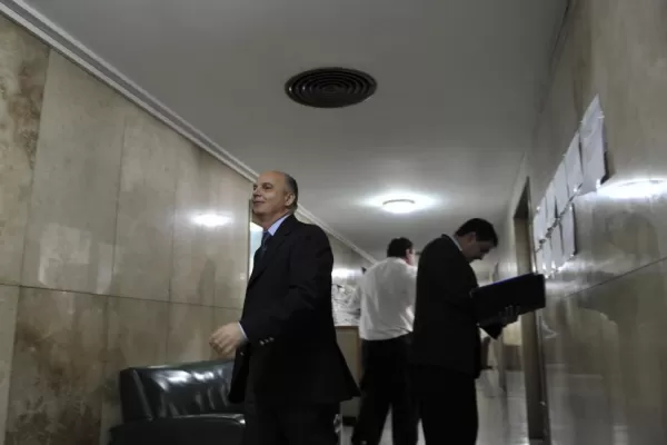 El fiscal federal Brito recibirá denuncias por las redes sociales