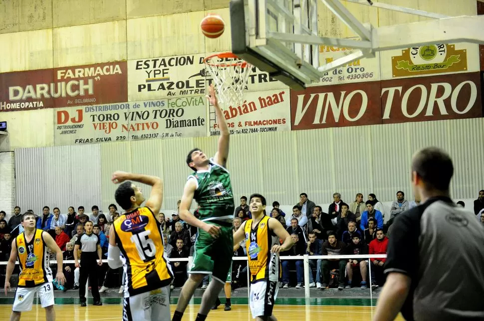 ARRANCÓ CON TODO. Mitre marcó claras diferencias en los primeros minutos. la gaceta / foto de héctor peralta