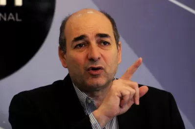 Hacia la medianoche tendremos base para proyectar una tendencia, dijo Tullio